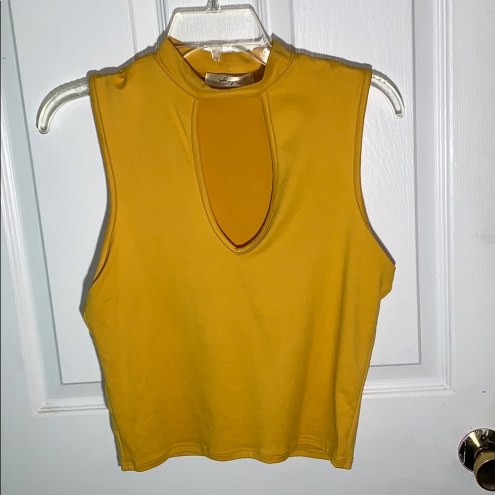 Low Cut yellow top | medium